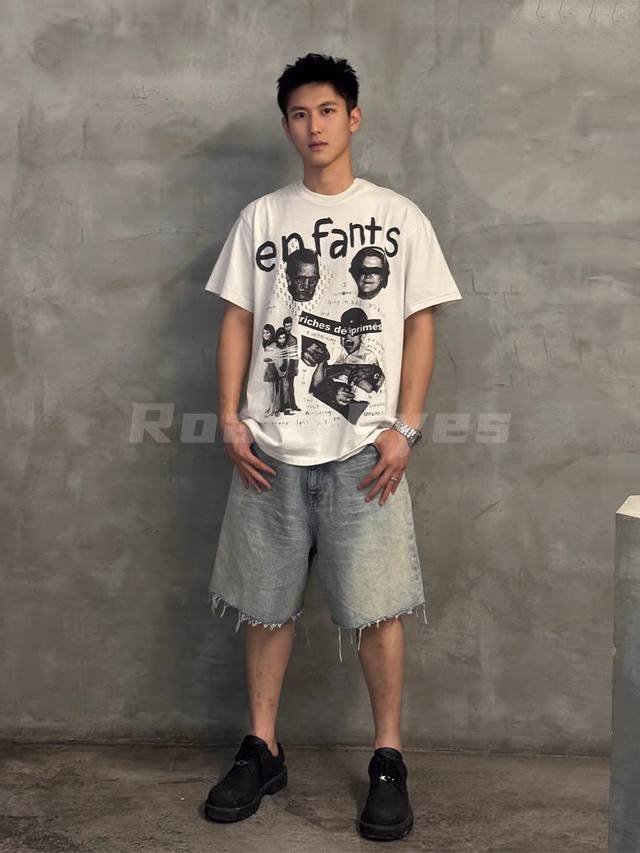 爆款模特图 顶级版本Erd忧郁的富二代复古胖小孩人像印花Fat Kid做旧象牙白短袖T恤 面料采用320G26支双股赛络紧密纺单纱 结构紧密耐磨性好 因为织物品
