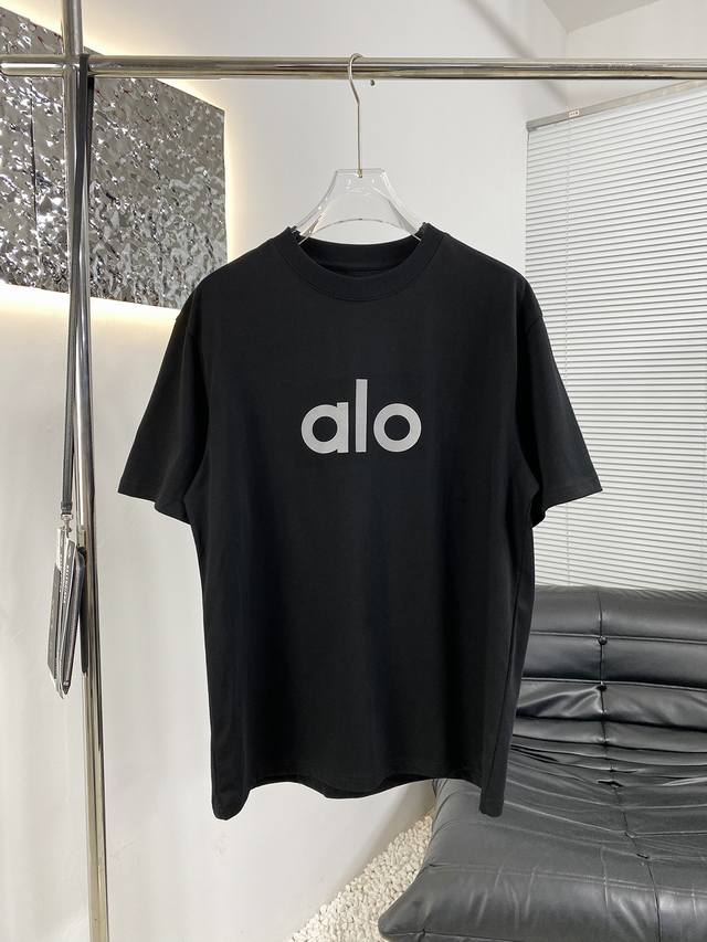 高品质Alo 25年新款春夏100%纯棉260克宽松短袖圆领显瘦慵懒感T恤反光印花材质 高级的字母设计 让简约的短袖增添了几分时尚感 超级百搭款闭眼冲 三标齐全