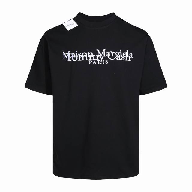 款号M001# M6吉拉风格平替款Maiso Margiela X Tommy Cash联名正确版短袖T恤 吉拉风格平替款刺绣短袖T恤 黑T也有新花样 市场最高