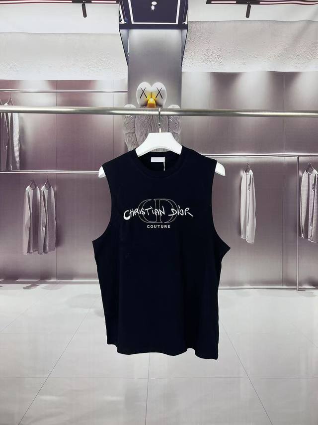 dior*迪奥 2025夏季新款 cd字母标识Logo刺绣坎肩背心 运动健身 简约风 走秀款 圆领无袖T恤衫 宽松版型 男女同款 上身效果很赞 透气 颜色 黑
