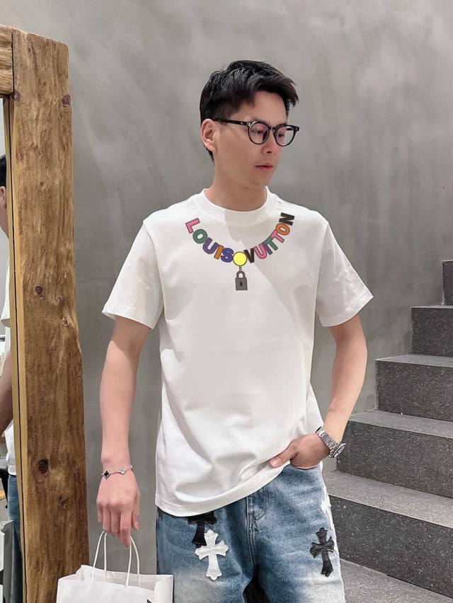 Lv 路易威登 2025春夏新品 三标齐全 丝光棉短袖T恤 好货不用过多介绍 看细节 专柜码数 M-Xxxl 175 140建议L