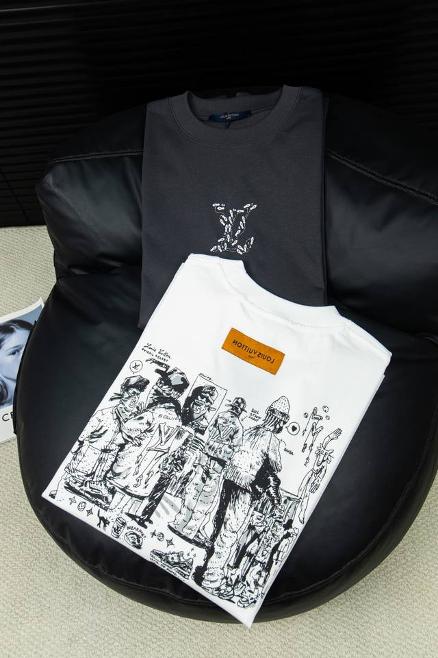 款号 L81 louis Vuitton 路易威登 2025Ss乐队印花短袖T恤 - Louis Vuitton法国路威酩轩集团-Lvmh旗下品牌 著名奢侈品箱