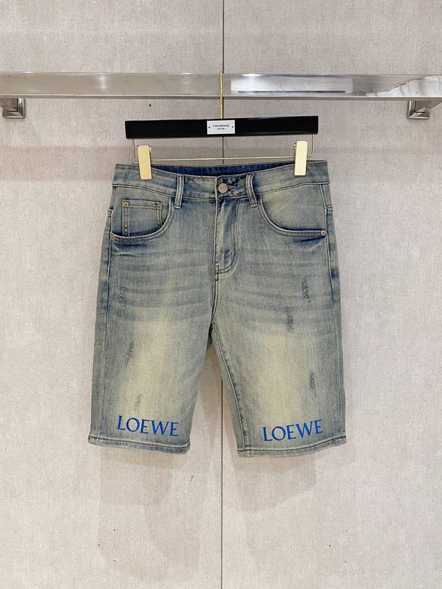 罗意威 新品 高端独家发售 25Ss四季款超燃炸街系列之最牛仔短裤 独家隆重推出 原版定制高端品质面料 定制五金版型修身剪裁 面料带弹力 微弹上身舒适度超高 必