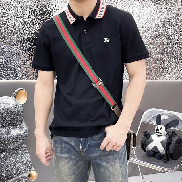 巴宝莉 高端货商务 白领 单位人士必入单品 休闲商务翻领短袖 科技面料 清爽透气体感非常棒 手感顺滑质感很棒 弹性好 无任何束缚感 面料自带透气网孔 吸湿排汗