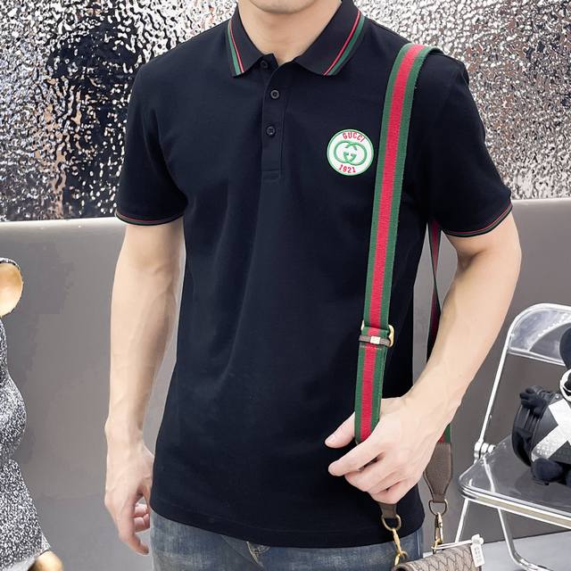 古驰 高端货商务 白领 单位人士必入单品 休闲商务翻领短袖 科技面料 清爽透气体感非常棒 手感顺滑质感很棒 弹性好 无任何束缚感 面料自带透气网孔 吸湿排汗 速