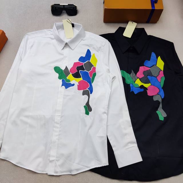 Haiyu 芬迪 今年新品 高级定制 最经典净色通勤百搭帅气的衬衫 一贯的好版型 利落而干练 采用进口高品质纤维弹性面料 柔顺如糯 手感细腻 上身超级舒服 简单