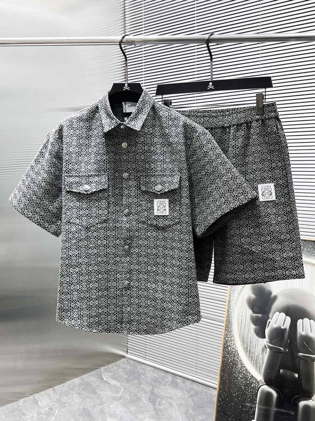 Lang 罗意威 Loewe 2025Ss春夏新款 休闲 短袖 短裤裤 套装 高端版本 专柜定制面料 透气舒适度高 细节无可挑剔 品牌元素设计理念 体现高品质