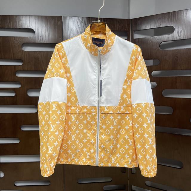 Mi Louis Vuitton 路易威登 2025秋冬新款 夹克外套 今年的专柜新品 男士帅酷爆款 时尚都市百搭款 特供定制面料 完美版型 强烈推荐 尺码 M