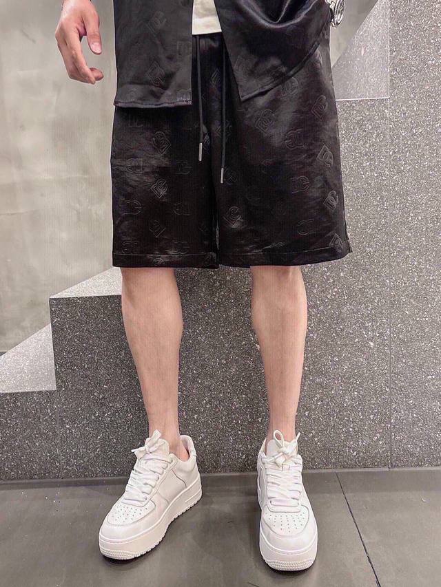 裤子 衣服 Dg 新款休闲裤 品牌经典Logo 定制高品质280克醋酸面料套装 高支高密 面料很厚实的 做了防勾丝处理 手感跟真丝一样舒适度极好 手触感 烈 辦