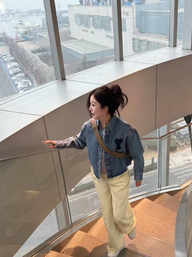 顶级品质 款号 8084# Ami 艾米 新款怀旧蓝爱心短款百搭牛仔外套衬衫 ami 艾米 热门新款怀旧蓝爱心短款男女情侣同款牛仔外套衬衫 顶级天花板品质 Zp