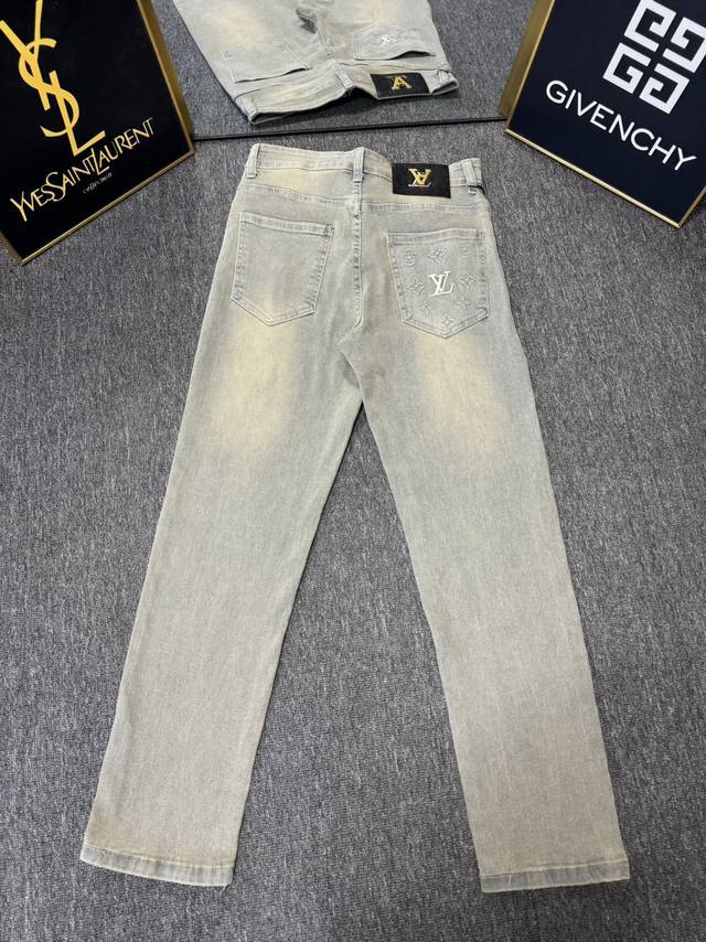 oc-693 louis Vuitton 路易威登 Lv水洗高级蓝渐变老花Logo牛仔裤 原色酵母水洗工艺 精选重磅丹宁牛仔面料 纯棉 舒适亲肤 原版五金辅料配