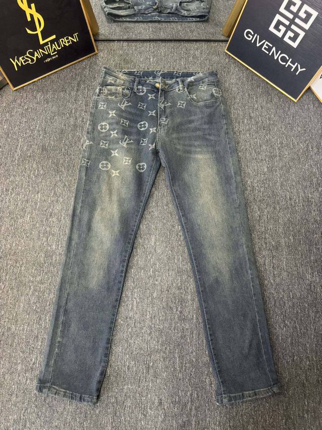 oc-678 louis Vuitton 路易威登 Lv水洗高级蓝渐变老花Logo牛仔裤 原色酵母水洗工艺 精选重磅丹宁牛仔面料 纯棉 舒适亲肤 原版五金辅料配