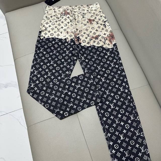 oc-631 loui** Vuitton 路易威登 Ss新款联名Lvtyler刺绣牛仔裤 超时髦新款丹宁牛仔 精密定位彩色刺绣 非常用心的一款 酵洗个性色调