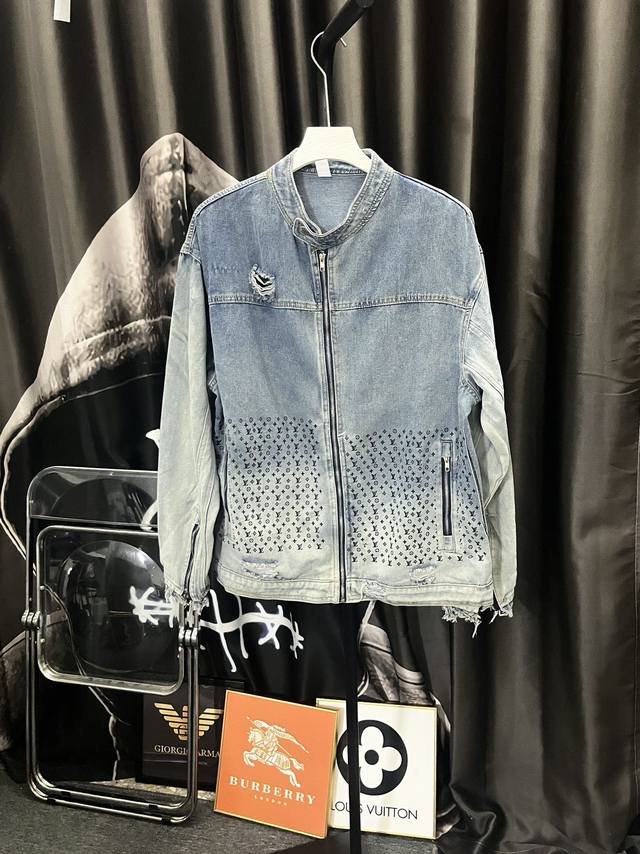 oc-638 louis Vuitton路易 威登 Lv Ss21新款满印提花牛仔外套夹克 定制定染老花图案提花牛仔面料 重工水洗 上身柔软舒适 大厂做工 袖口