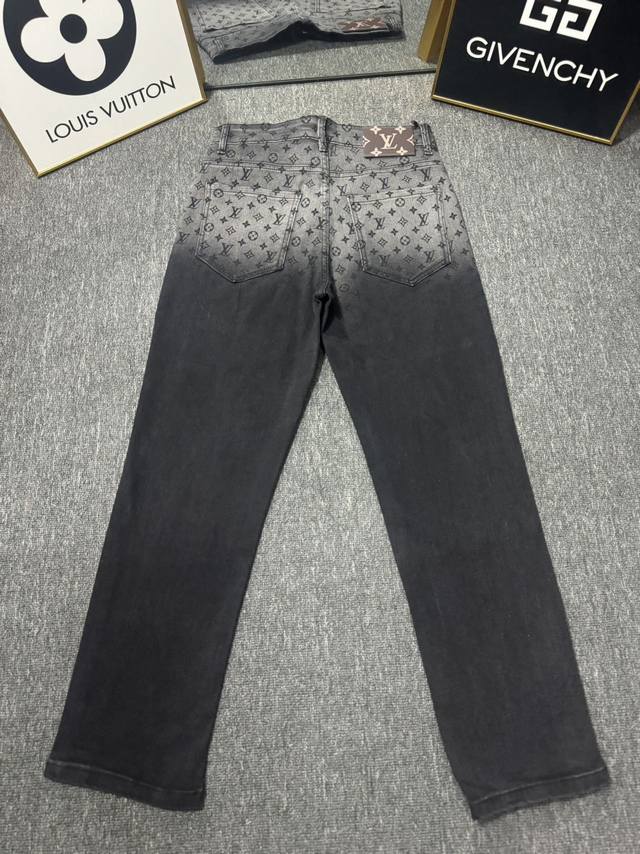 oc-633 loui** Vuitton 路易威登 Ss新款联名Lvtyler刺绣牛仔裤 超时髦新款丹宁牛仔 精密定位彩色刺绣 非常用心的一款 酵洗个性色调
