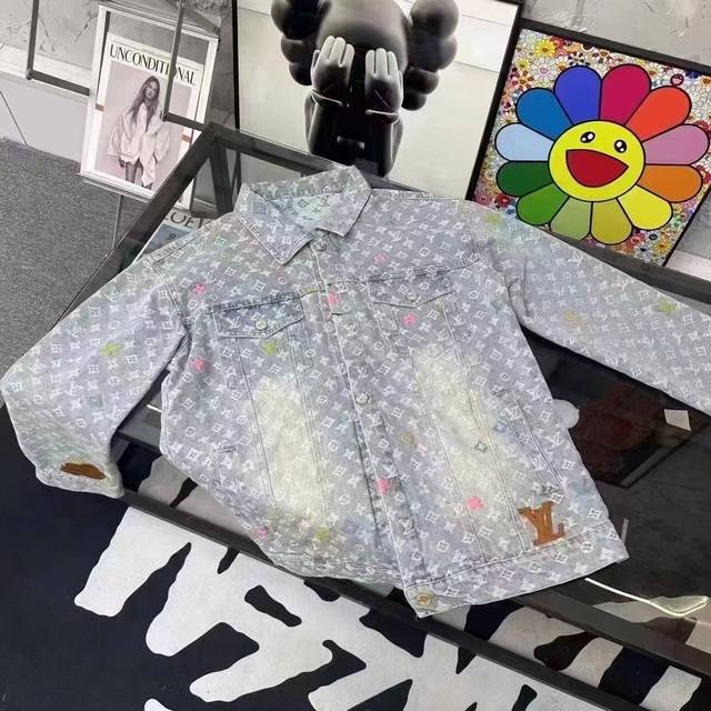 oc-629 louis Vuitton路易 威登 Lv Ss21新款满印提花牛仔外套夹克 定制定染老花图案提花牛仔面料 重工水洗 上身柔软舒适 大厂做工 袖口
