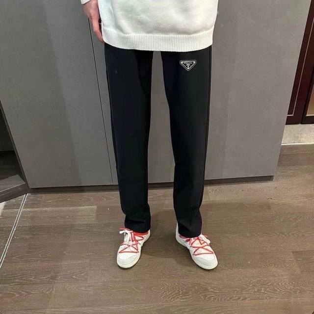 oc-515 prada普拉达 Ss春夏新西裤 只做精品 看面料 看做工 看细节 原厂原布原洗水 进口原版水洗弹力面料进口原版水洗弹力水洗面料 弱饱和度的中灰色