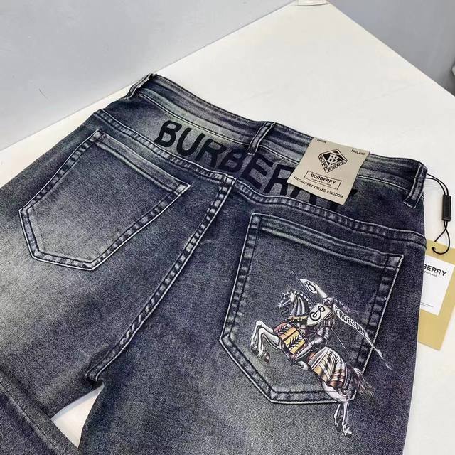 oc-502 Bbr巴宝莉印花字母牛仔裤 復古风格 年代与时尚的结合 引领潮流No.1 1856限定版 复古风来袭 外贸渠道货 定制面料 客供五金Yb开模定做