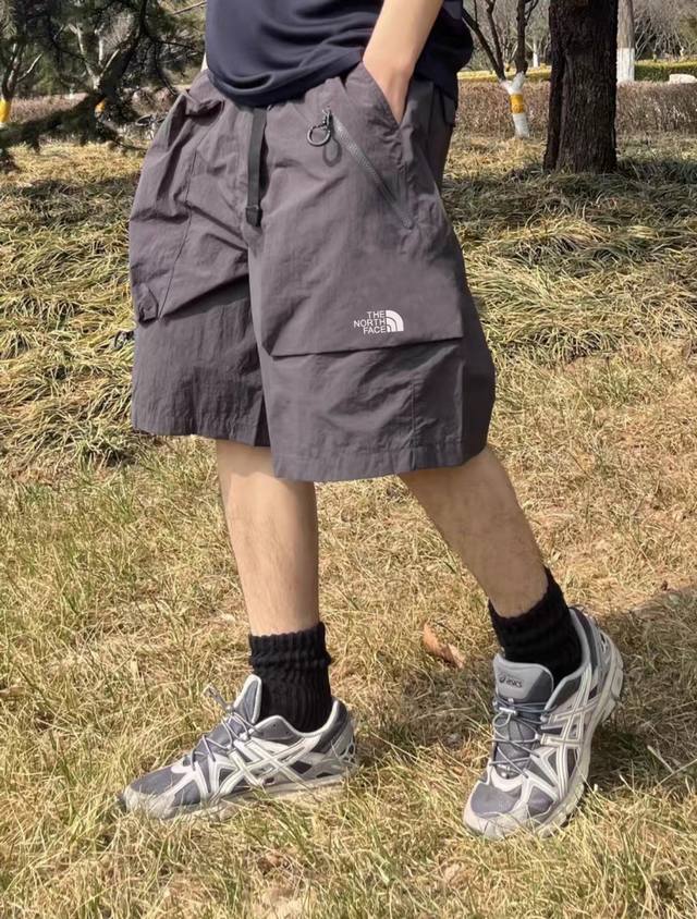 款号 Wkd18 thenorthface北面 经典印花夏季时尚潮流百搭休闲多口袋工装短裤 既要满足它出色的户外性能透气 速干抗撕裂等等同时还要保证出色的面料质