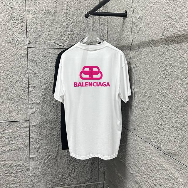 balenci*Ga 巴黎2025春夏新款短袖T恤衫 经典粉色字母 前后双B发泡工艺 定制双纱平纹纯棉面料 短袖T恤 男女同款 颜色 黑色 白色 尺码 S 90