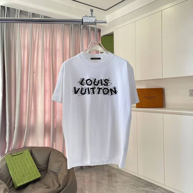 LV*路易威登2025夏季新款 个性字母Logo印花 定制面料300G 短袖T恤 男女同款 尺码 S M L Xl Xxl 五个码 颜色 黑色 白色 湖绿色 紫