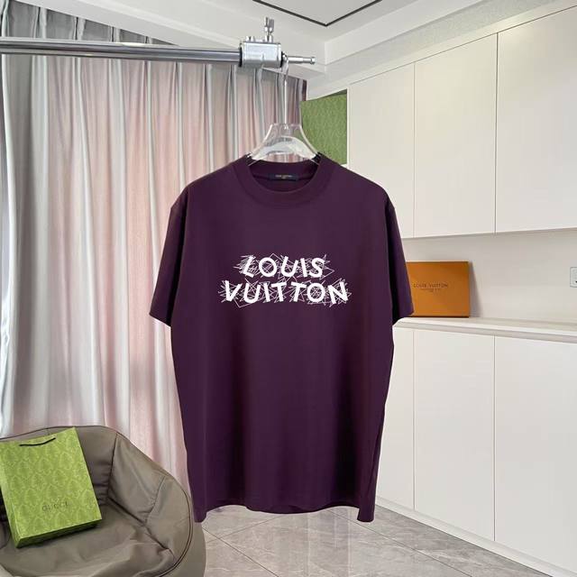 LV*路易威登2025夏季新款 个性字母Logo印花 定制面料300G 短袖T恤 男女同款 尺码 S M L Xl Xxl 五个码 颜色 黑色 白色 湖绿色 紫