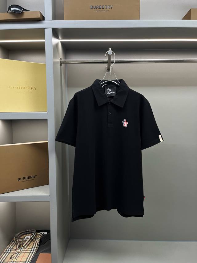 Moncler 蒙口 标识贴片新款polo衫 原版面料 官方同款 采用210克纯棉珠地面料 定制 同缸染面料 手感非常舒服爽滑 版型挺阔有型 一线品牌代工厂p出
