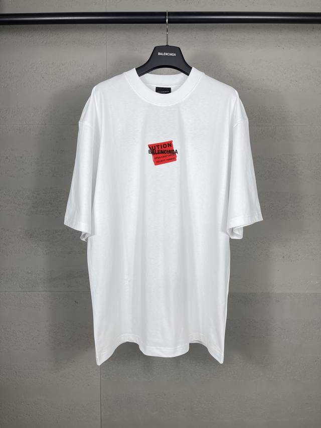实拍图 顶级版本.官网品质 Balenci*Ga 巴黎#2025新款 前后字母Logo刺绣胶带压胶短袖T恤 设计感十足 欢迎对比 面料采用巴黎Zp定织定染全棉双