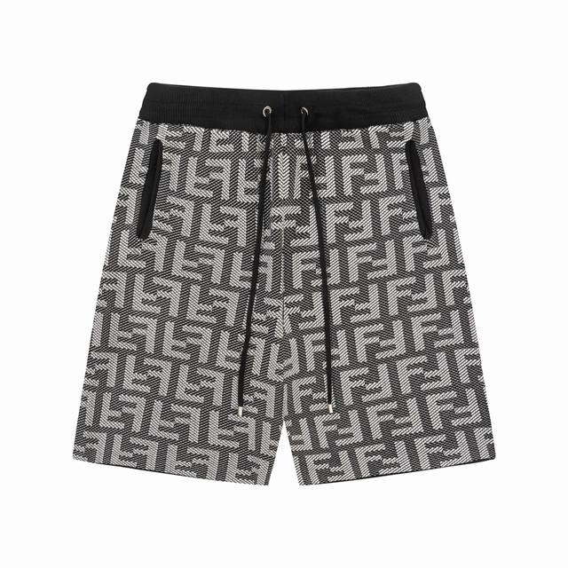 Fendi 芬迪 暗纹 黑白拼色 Ss新款针织短裤 定制面料采用威化布织法 提花针织工艺 版型紧致立体 定制裤绳五金质感强 顺滑 上身舒适透气 凹凸有型的立体感