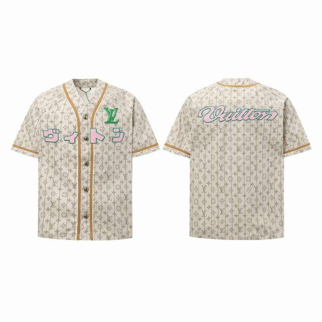 顶级版本 louis Vuitton Fw25路易威登春夏款走秀联名男女同款短袖徽章绿色字母棒球衣牛仔短袖衬衫 火爆了牛仔系列 逼格感满满的老花 男女轻松上身的