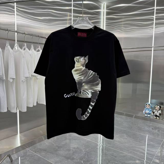 Gucci 2025春夏新款 260克短袖T恤 个性印花 男女同款宽松版 S M L Xl Xxl 五个码 黑色 酒红色 杏色
