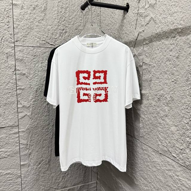 gvc*纪梵*希2025春夏新款 经典图腾字母 植绒工艺+立体硅胶工艺 定制双纱平纹纯棉面料 短袖T恤 男女同款 颜色 黑色 白色 尺码 S 90-130斤 M