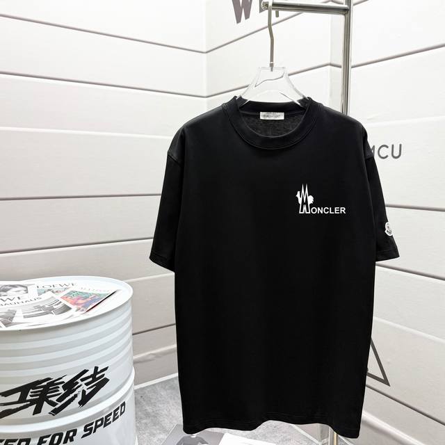 蒙口 Moncle * 280克圆领短袖T恤 经典贴绣徽章印花字母Logo 2025Ss 官方同步 高品质 时尚个性 百搭潮流 纯原品质 男女同款 吊牌 领标