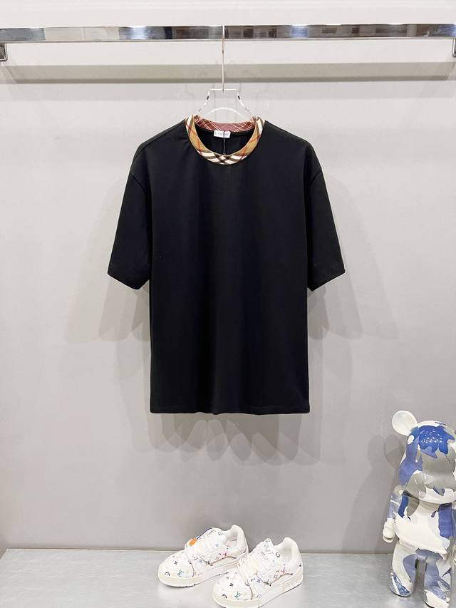 burberry 巴宝莉 320克圆领短袖T恤 精美品牌格纹Logo元素领口简约工艺标识 官方同步 1:1原版开模 时尚个性 百搭潮流 纯原品质 原版洗水面料