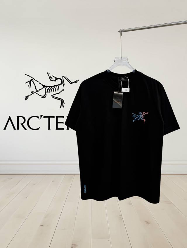 高版本] Arcteryx 始祖鸟 新款25S新款短袖T恤.高克重原单推荐 风靡海外的运动品牌 炫彩渐变色彩始祖鸟刺绣设计.好看又时尚.订制优质32支双股280