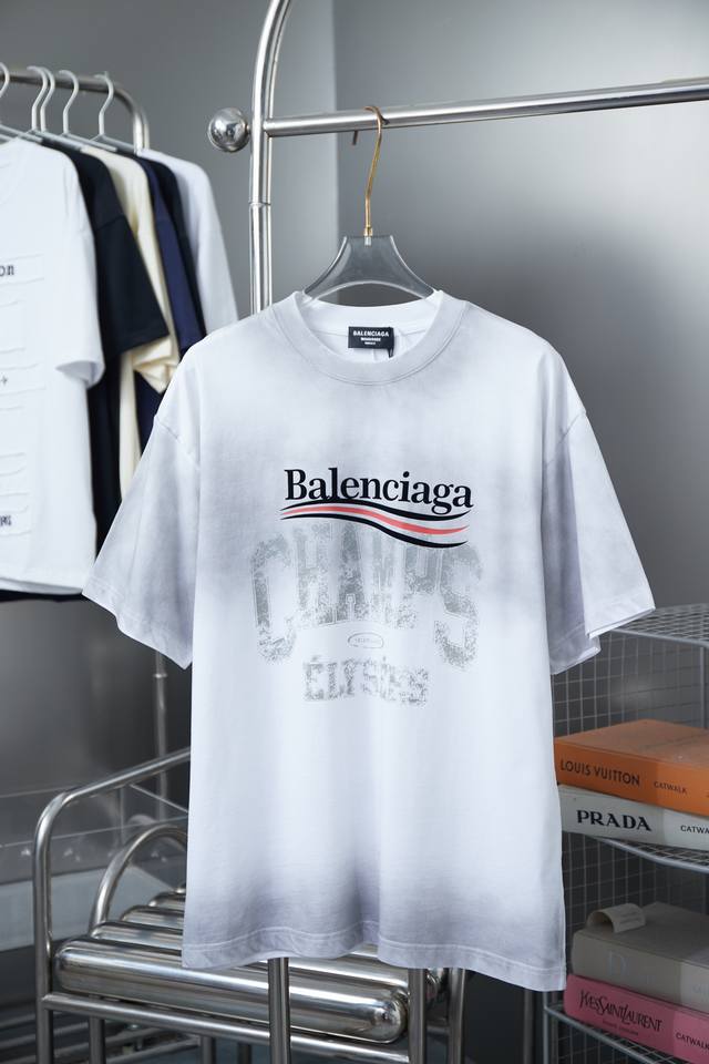 balele 巴黎世家 25Ss早春新款 涂鸦字母短袖 轻奢主义 男女日常通勤穿搭必备单品 正确版本 欢迎对比 详细特征 320克100% 纯棉双纱汗布面料 同
