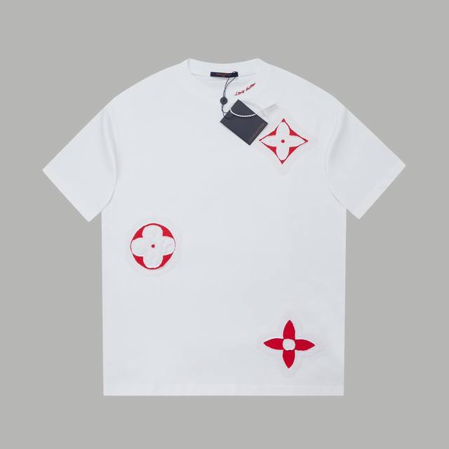 路易 Lv 25Ss早春新款短袖 撞色贴布Lv刺绣短袖 轻奢主义 男女日常通勤穿搭必备单品 正确版本 欢迎对比 详细特征 320克 %纯棉双纱汗布面料 领口塌塌