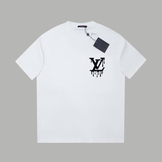 LV 25Ss早春新款 立体厚板Lv字母短袖 轻奢主义 男女日常通勤穿搭必备单品 正确版本 欢迎对比 详细特征 320克 % 纯棉双纱汗布面料 同缸定染特种加粗