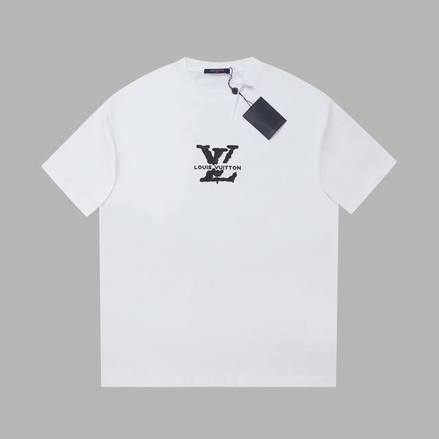 LV 25Ss早春新款 立体海绵发泡Lv字母短袖 轻奢主义 男女日常通勤穿搭必备单品 正确版本 欢迎对比 详细特征 320克 % 纯棉双纱汗布面料 同缸定染特种
