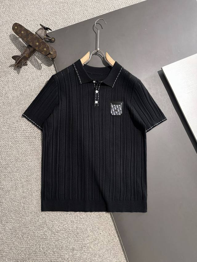 隔天出货 高品质 Dior 2025春夏新款男款翻领短袖T恤 精梳棉质纱线针织纺棉布面料制作 纯棉的高克重特殊纱 掂起来手感份量十足 上身也比普通T更加有质感