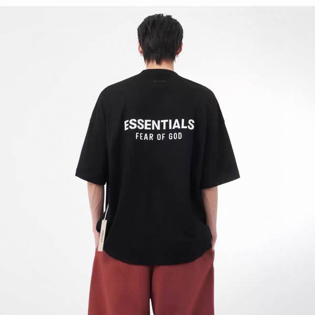 爆款模特图 全套对版Essentials Fall24 Holiday系列 Jersey Crewneck T-Shirt 胸前字母圆领宽松短袖T恤 男款 高品