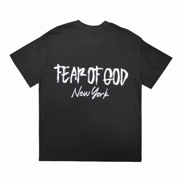 Gx Fog Fear Of God Fog Essentials复线23Ss最新款涂鸦字母字母印花短袖 涂鸦字母印花 给人眼前一亮 光夜如新 全新的一季 全新