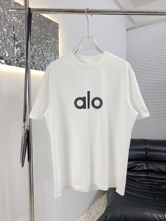 高品质Alo 25年新款春夏100%纯棉260克宽松短袖圆领显瘦慵懒感T恤高级的字母设计 印花工艺潮流感满满 让简约的短袖增添了几分时尚感 超级百搭款 闭眼冲
