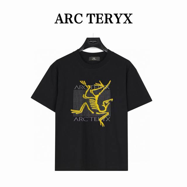ayc鸟 家胸口网格黄色鸟Logo 款号:Szn15 黑色 240克重磅小落肩100%棉T恤 Os版型 宽松有型好搭配 采用精梳紧密赛络工艺 面料更耐磨 袖口以