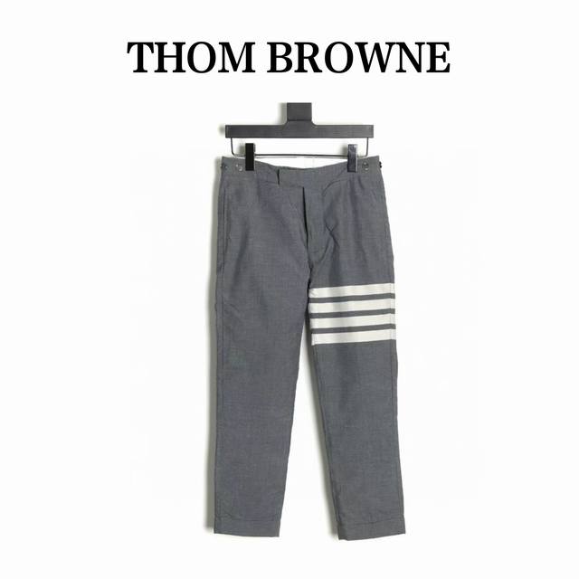 thom Browne Tb 色织白杠长裤西裤 定制色织羊毛面料 Z-1品质 内部全采用包边做工 纽扣凤眼非常精细 金属纽扣 尺码 0 1 2 3 4