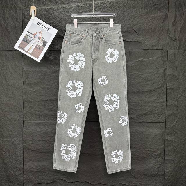 denim Tears 2025新款限定宝石镶嵌木棉花情侣款水洗牛仔裤 高版本高版本 顶级天花板品质 不同水洗质感的款式 对腿细腿粗人士十分友好 直筒的版型十分