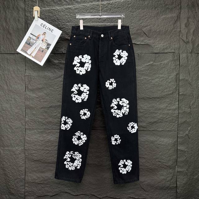 denim Tears 2025新款限定宝石镶嵌木棉花情侣款水洗牛仔裤 高版本高版本 顶级天花板品质 不同水洗质感的款式 对腿细腿粗人士十分友好 直筒的版型十分