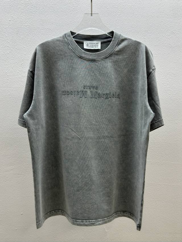 Madison Margiela马吉拉 新款圆领短袖T恤 倒字母立体硅胶工艺 面料定制定染 280克 100%纯棉 洗水渐变 炒雪花 经典圆领设计