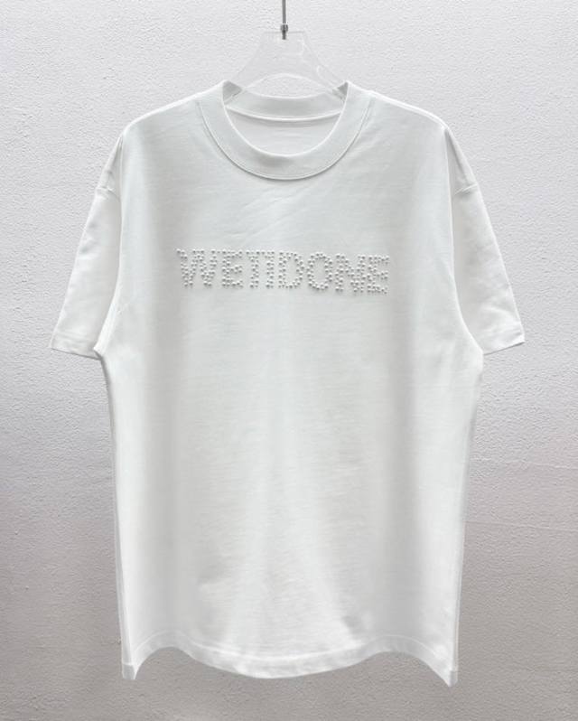 Welldon we11珍珠Logo字母 300克全棉双股精纱面料 宽松 S版型裁剪 符合当下的潮流审美 大大地 一件包容性强 随意上身就能轻松凹出造型 男女同