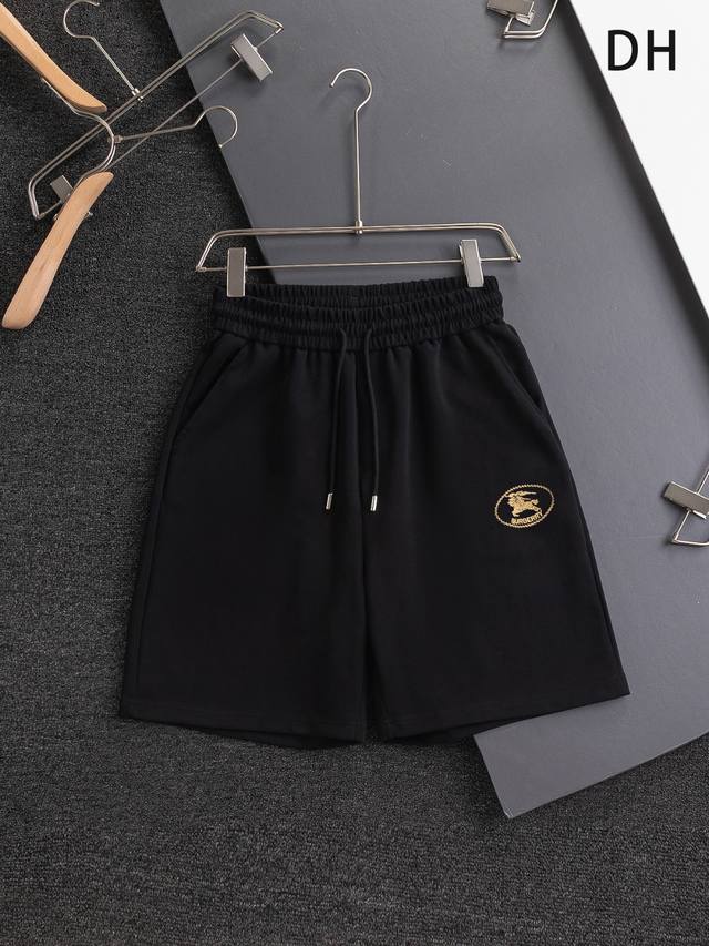 Burberry Bbr 巴宝莉 战马 微宽版型S-Xl bbr 25Ss专柜同步专柜上架 前幅口袋十字绣椭圆形刺绣 Logo 后开袋重工艺 男女同款 官网同步